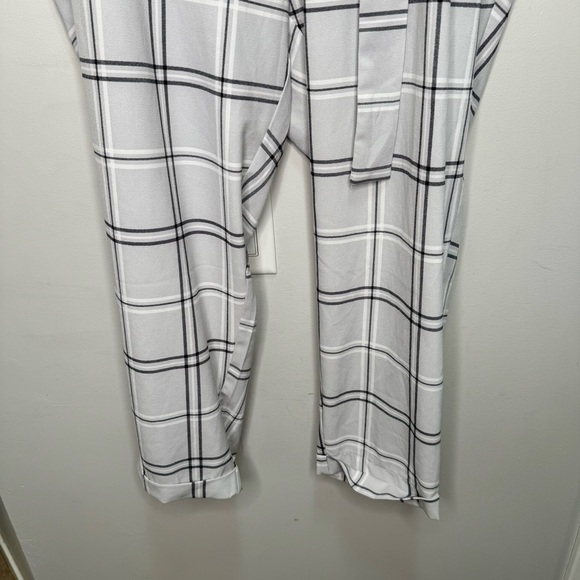 Torrid Light Grey Pull-On Taper Stretch Crepe High-Rise Tie-Front Pant Size 3x - Picture 7 of 14